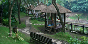 Taman Indie Riverview Resto - 7 Tempat Romantis di Kota Malang