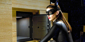 Catwoman - Batman - 10 Tokoh Antagonis Paling Cantik & Seksi di Film Hollywood