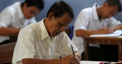 Abdullah Sani, Kakek Tiga Cucu Ini Ikut Ujian Nasional