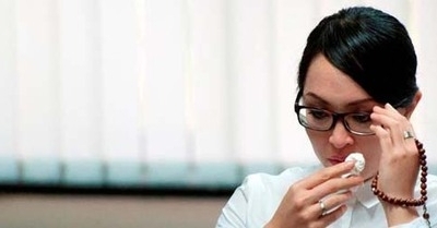 TAG Selebriti Masuk Penjara : Angelina Sondakh Berjilbab Di Dalam