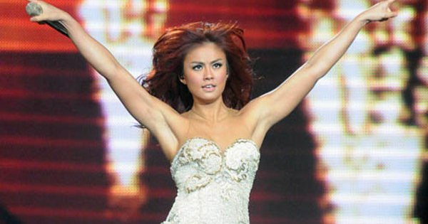 Aksi Hot Agnes Monica di Dekade Trans Corp - Foto 10 | www.infospesial.net