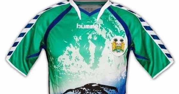 FOTO: 13 Kostum Terburuk Tim Sepak Bola - 9