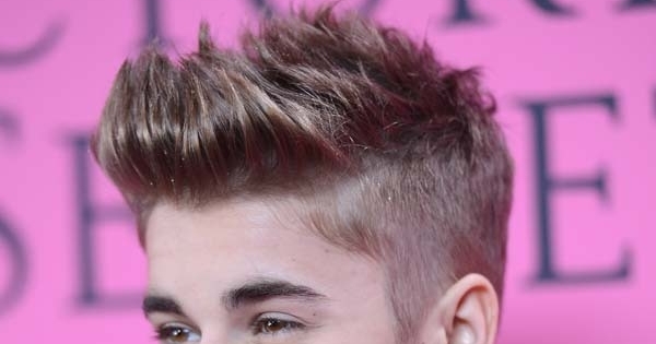 FOTO: Transformasi Gaya Rambut Justin Bieber - 10