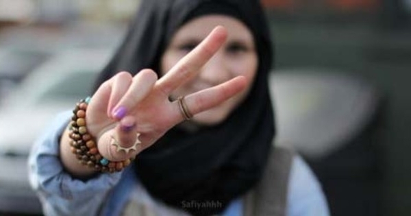 http://i.infospesial.net/600x315/p/2013/07/5-tips-perawatan-rambut-untuk-wanita-berjilbab_288a8.jpg