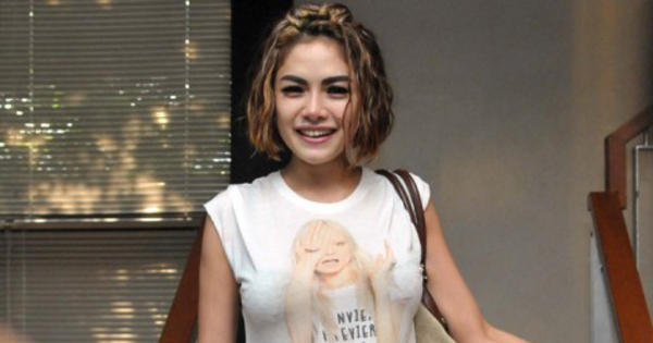 Foto Tato Di Paha Nikita Mirzani | foto seksi nikita mirzani pamer tato di paha Foto Tato Di Paha Nikita Mirzani | foto seksi nikita mirzani pamer tato di paha