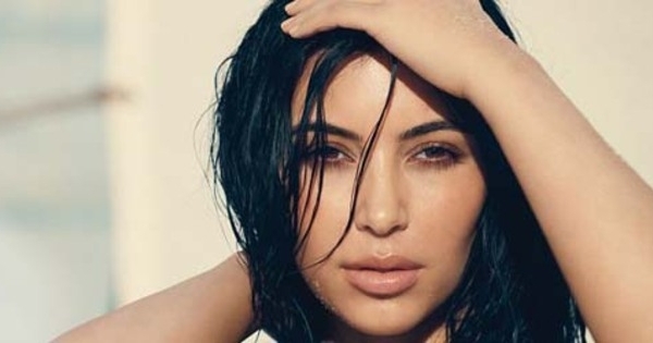 Kim Kardashian Tampil Semi Bugil Di Allure Magazine